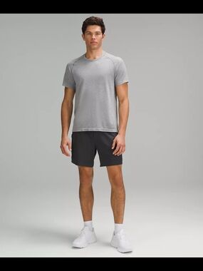 lululemon athletica Men's Dark Gray Pace Breaker Linerless Short 7"